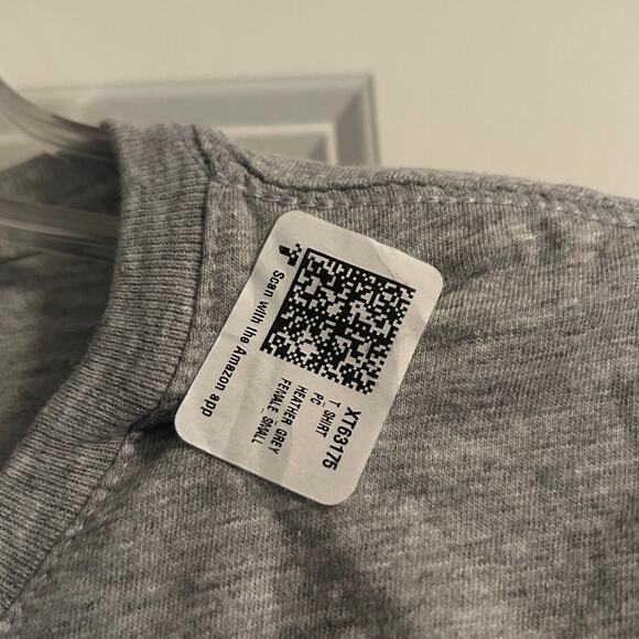 NWOT Women's Gray Short Sleeve T Shirt Graphic DRS Enabled Racing Size Small - Picture 4 of 4